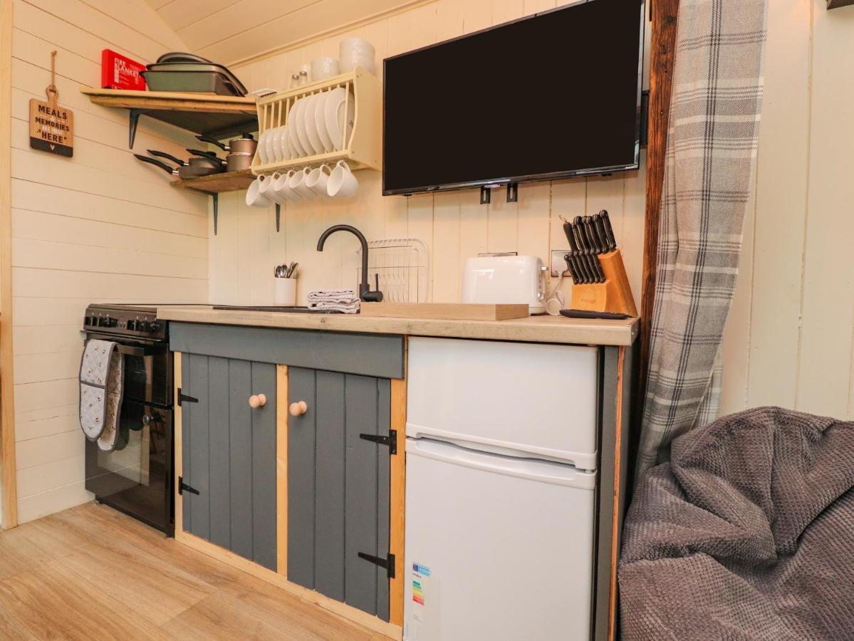 Hillcrest Shepherds Hut Престон Экстерьер фото