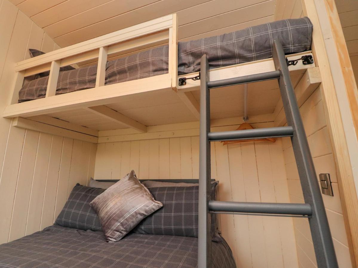 Hillcrest Shepherds Hut Престон Экстерьер фото